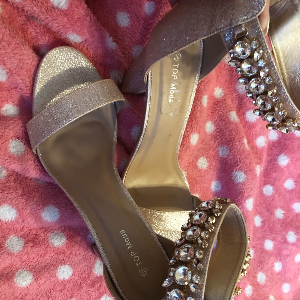 Gold Pumps